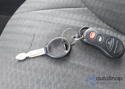 2004 Jeep Liberty Sport z USA, uszkodzony, nr VIN 1J4GL48K14W292466